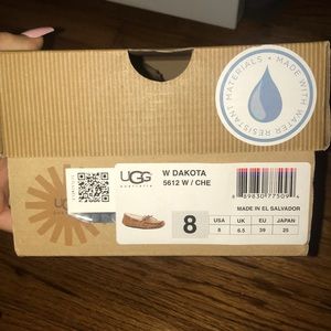 Authentic Ugg Chestnut Dakota Moccasins